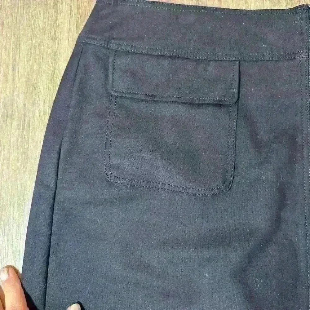Ann Taylor short navy skirt, size 10